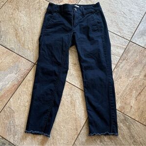 Loft Outlet navy blue Girlfriend Chino Petite raw hem pants size 00 Petite GUC